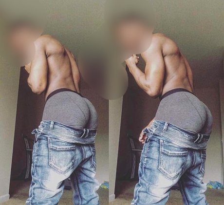 Foto desnuda filtrada de OnlyFans de Parisversemotion
