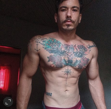 Foto desnuda filtrada de OnlyFans de Hummer 