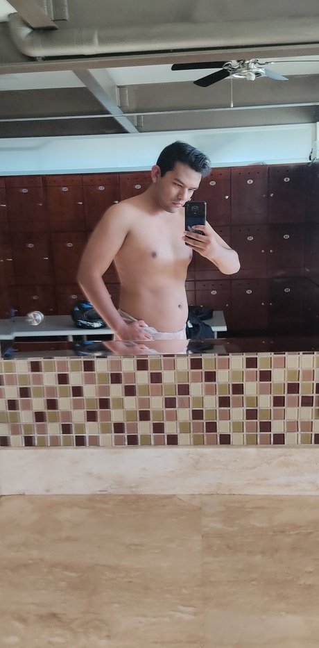 Foto desnuda filtrada de OnlyFans de reyeduardo