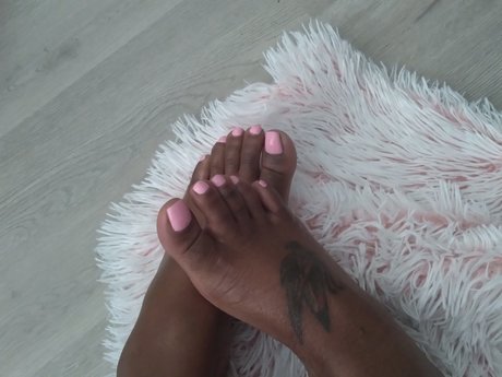 Foto desnuda filtrada de OnlyFans de Sweet Ampamp Pink