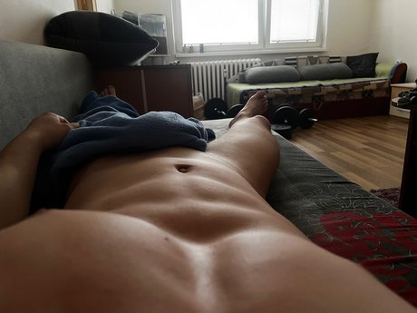 Foto desnuda filtrada de OnlyFans de Robert Rakota