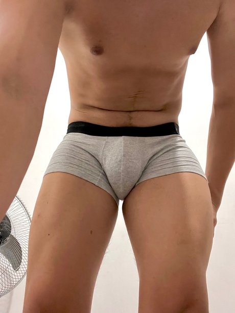 Foto desnuda filtrada de OnlyFans de Rei Bader 