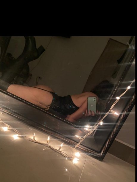 Foto desnuda filtrada de OnlyFans de Regina Phalange