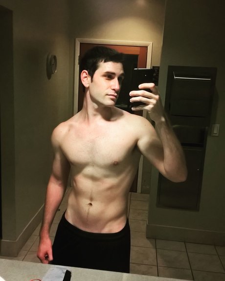 Foto desnuda filtrada de OnlyFans de Redleafzach