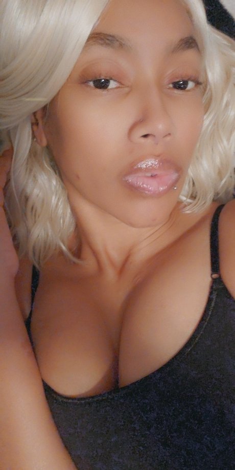 Foto desnuda filtrada de OnlyFans de Redbone