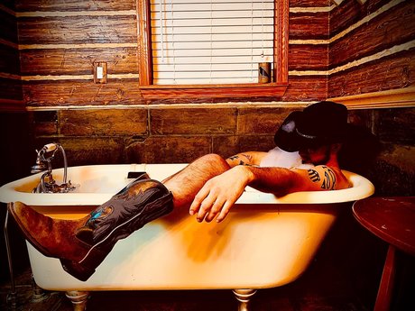 Foto desnuda filtrada de OnlyFans de Rebelheartedcowboy