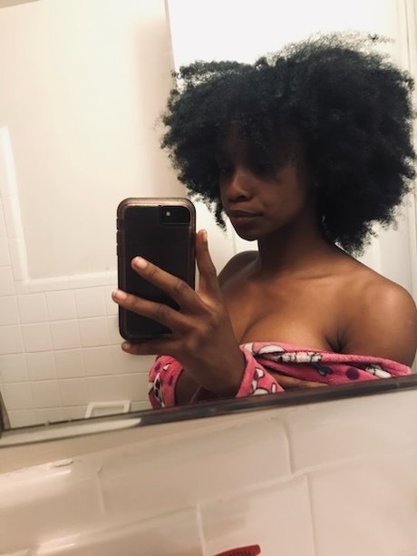 Foto desnuda filtrada de OnlyFans de Rayray