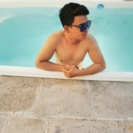 Foto desnuda filtrada de OnlyFans de Rau Sans