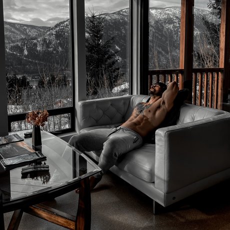 Foto desnuda filtrada de OnlyFans de  Rage 