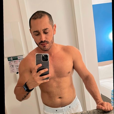 Foto desnuda filtrada de OnlyFans de Rafael Mello