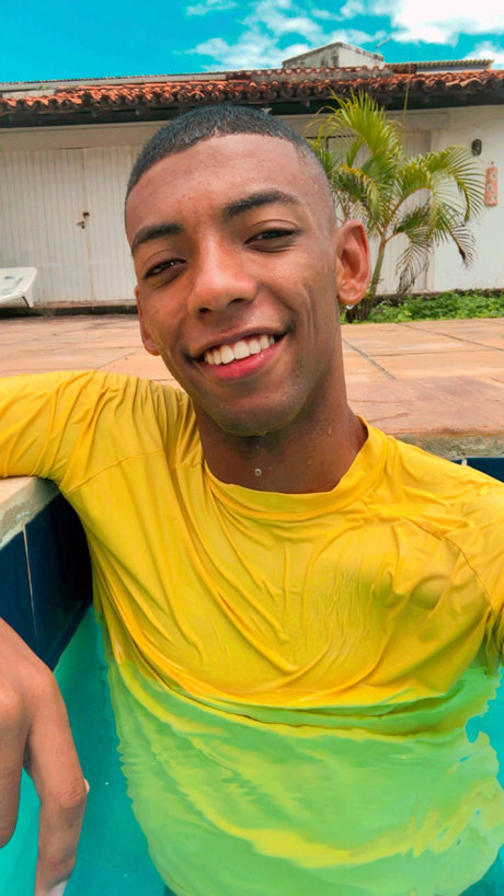 Foto desnuda filtrada de OnlyFans de Rafael Almeida