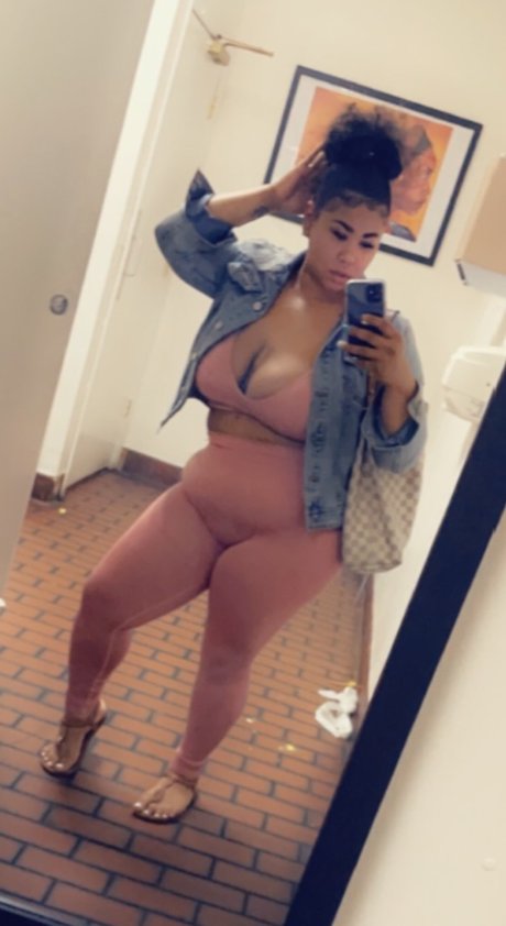 Foto desnuda filtrada de OnlyFans de Mariah Lee
