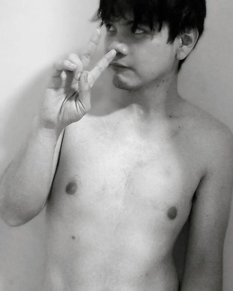 Foto desnuda filtrada de OnlyFans de El Chico Raro