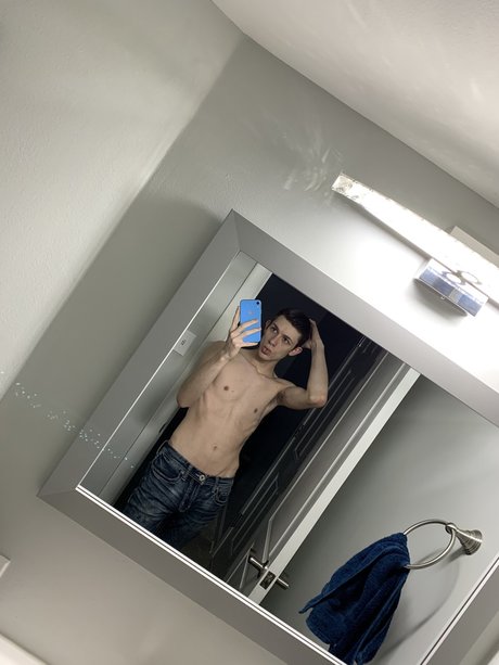 Foto desnuda filtrada de OnlyFans de Nason