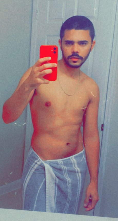 Foto desnuda filtrada de OnlyFans de Manuel