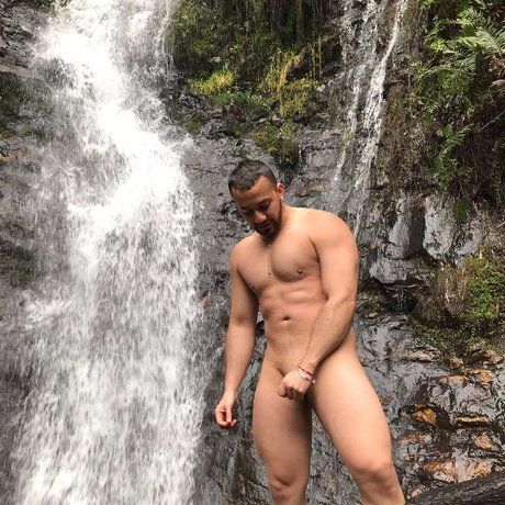 Foto desnuda filtrada de OnlyFans de Manuel
