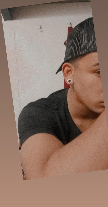 Foto desnuda filtrada de OnlyFans de Fernando Manriquez
