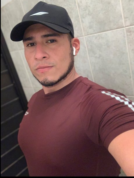Foto desnuda filtrada de OnlyFans de Armando Trinidad
