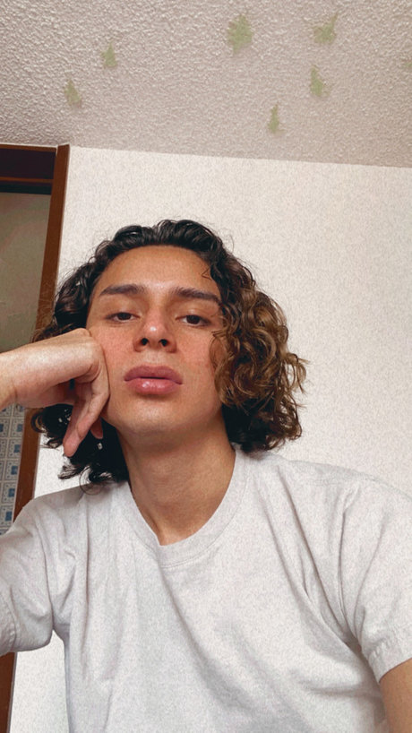 Foto desnuda filtrada de OnlyFans de Aris