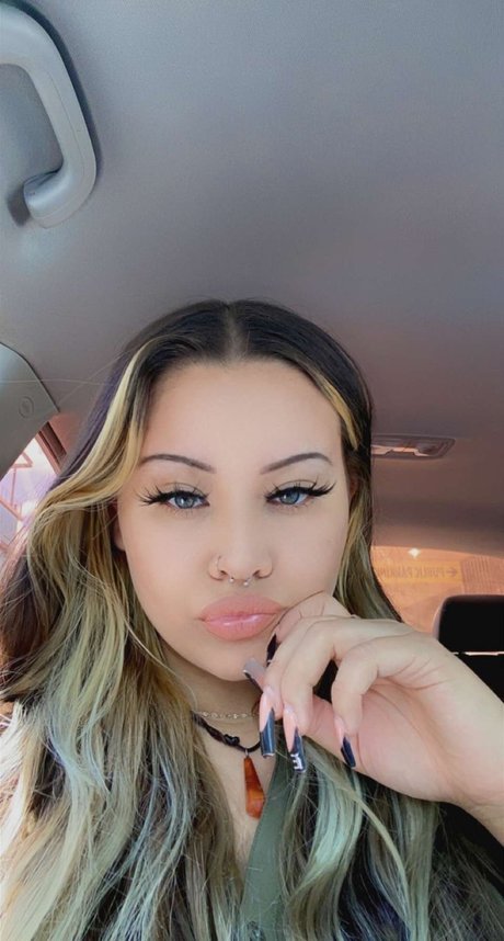 Foto desnuda filtrada de OnlyFans de Baby Lexi 