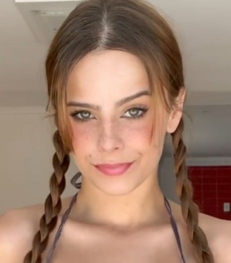 Aria Jonnes 