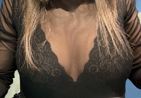 Foto desnuda filtrada de OnlyFans de Romea