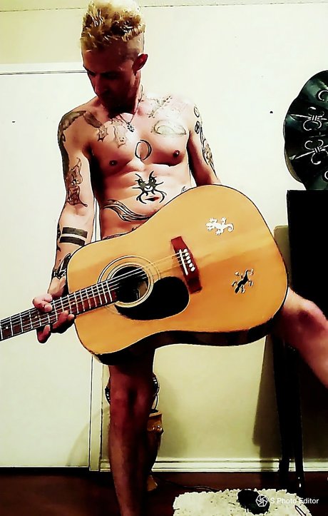 Foto desnuda filtrada de OnlyFans de Robert