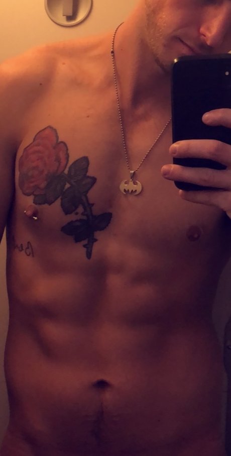 Foto desnuda filtrada de OnlyFans de Mark Vip