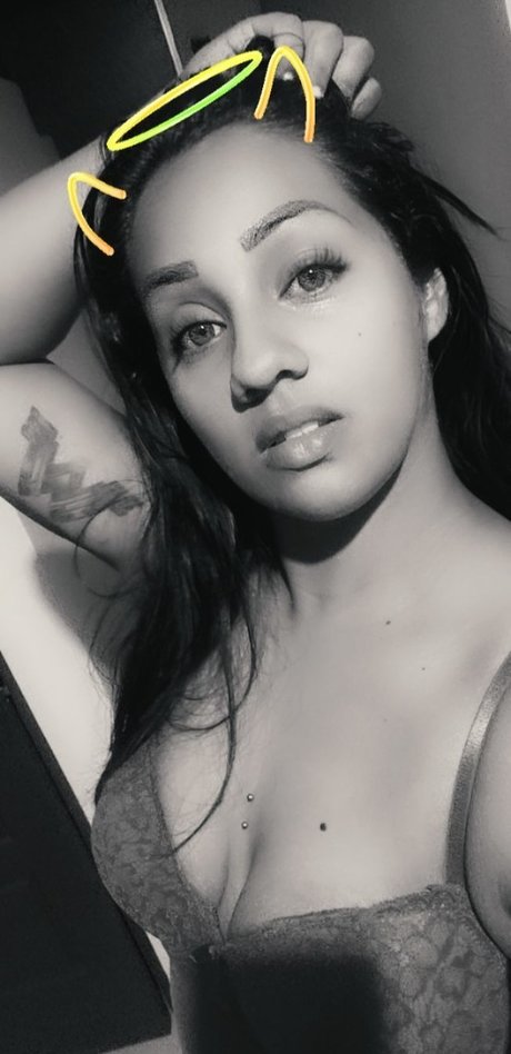 Foto desnuda filtrada de OnlyFans de Mariposa 