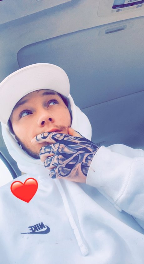 Foto desnuda filtrada de OnlyFans de Daddy Charlie 