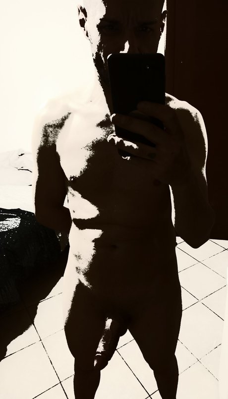 Foto desnuda filtrada de OnlyFans de Mario