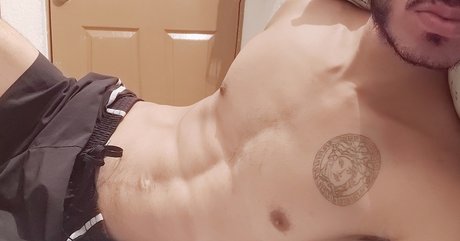 Foto desnuda filtrada de OnlyFans de Marioversa