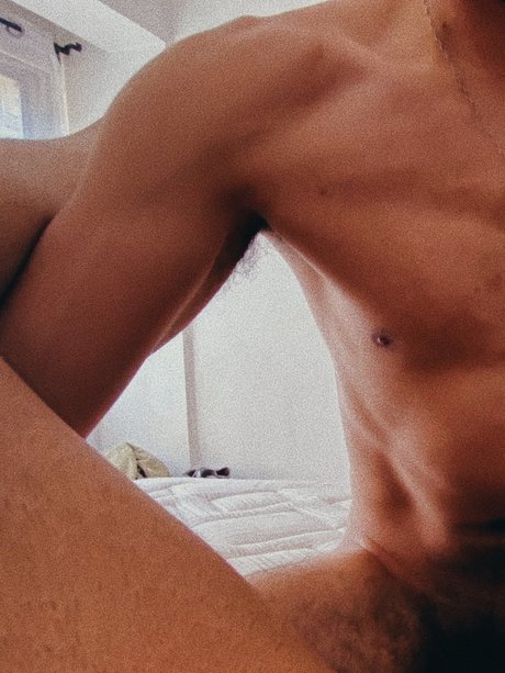 Foto desnuda filtrada de OnlyFans de Ariel Arredondo