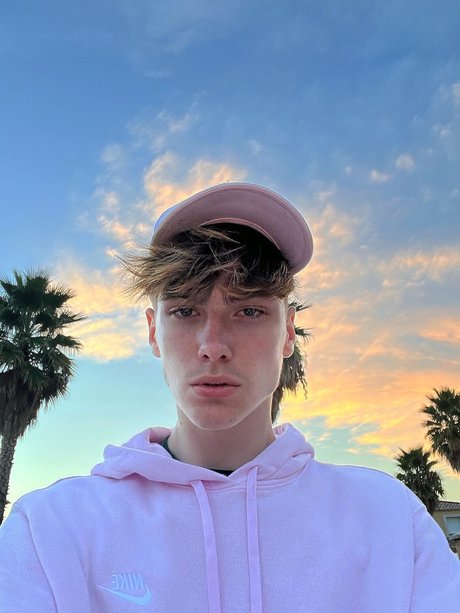 Foto desnuda filtrada de OnlyFans de Maxence