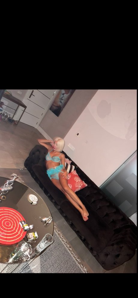 Foto desnuda filtrada de OnlyFans de Alisya Bahar Candan Private