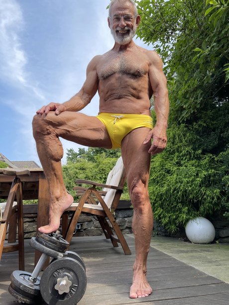 Maturemuscledaddy