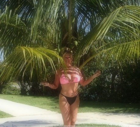 Mature Sandy B Free