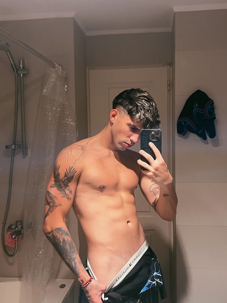 Foto desnuda filtrada de OnlyFans de Mateo Sarc