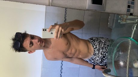 Foto desnuda filtrada de OnlyFans de Mateo
