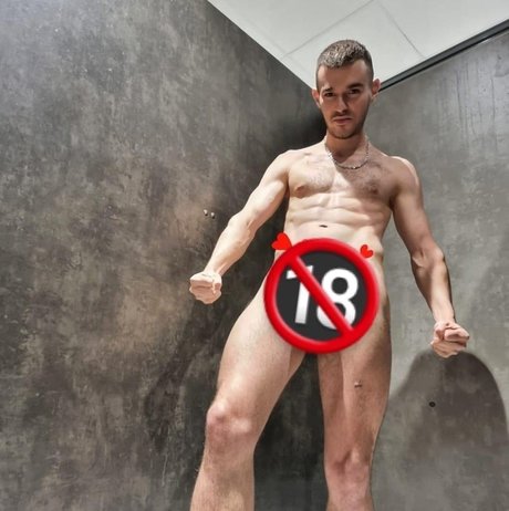 Foto desnuda filtrada de OnlyFans de Seq75