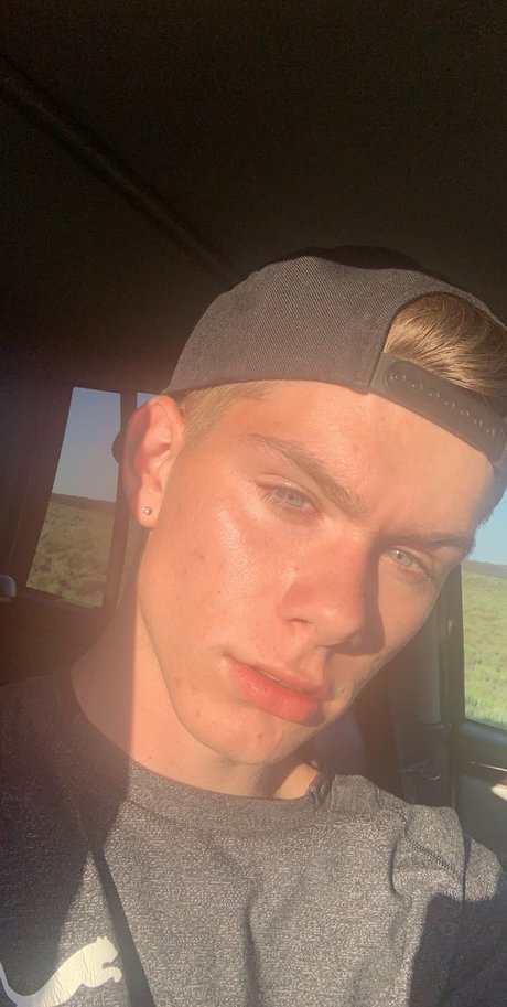 Foto desnuda filtrada de OnlyFans de Joseph 