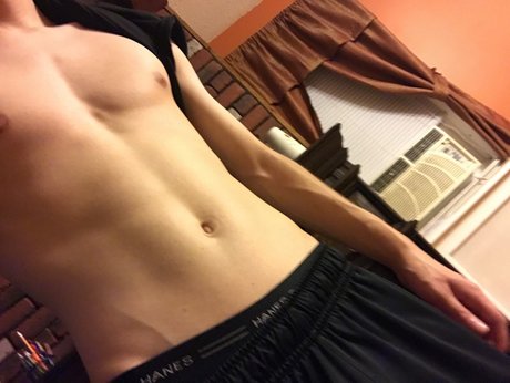 Foto desnuda filtrada de OnlyFans de Tyler