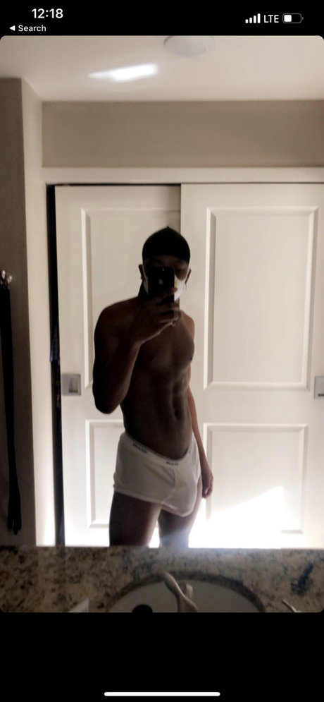 Foto desnuda filtrada de OnlyFans de Call Me Daddy 