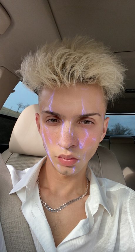 Foto desnuda filtrada de OnlyFans de Daniel