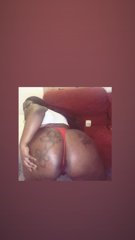 Foto desnuda filtrada de OnlyFans de Blacmommi