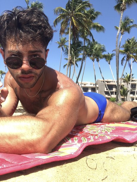 Foto desnuda filtrada de OnlyFans de Beau