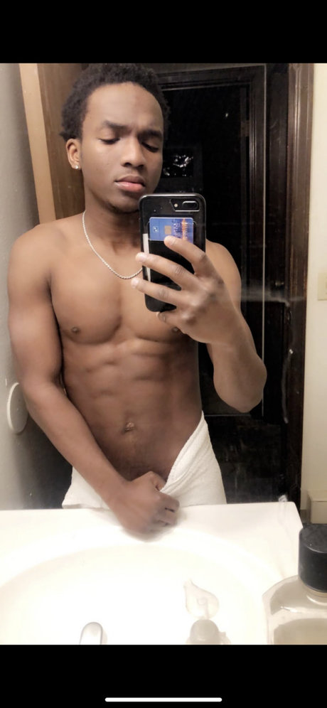 Foto desnuda filtrada de OnlyFans de Mamba