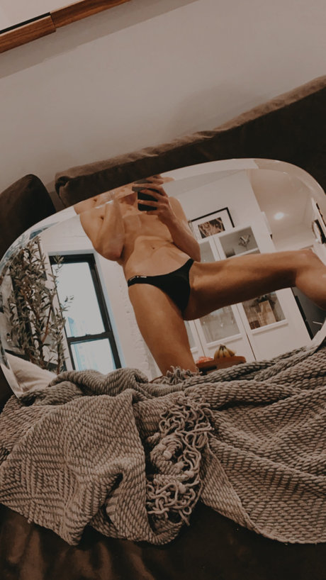 Foto desnuda filtrada de OnlyFans de Joshua