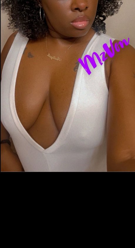 Foto desnuda filtrada de OnlyFans de Mzvon2u