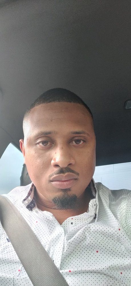 Foto desnuda filtrada de OnlyFans de Nino Brown